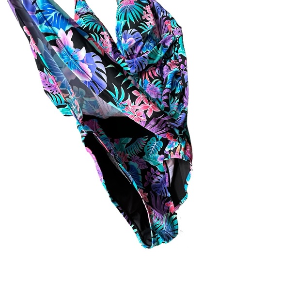 NWT Sarong Front Style Swimsuit with Wire Free Bra Size 20 - Picture 6 of 12